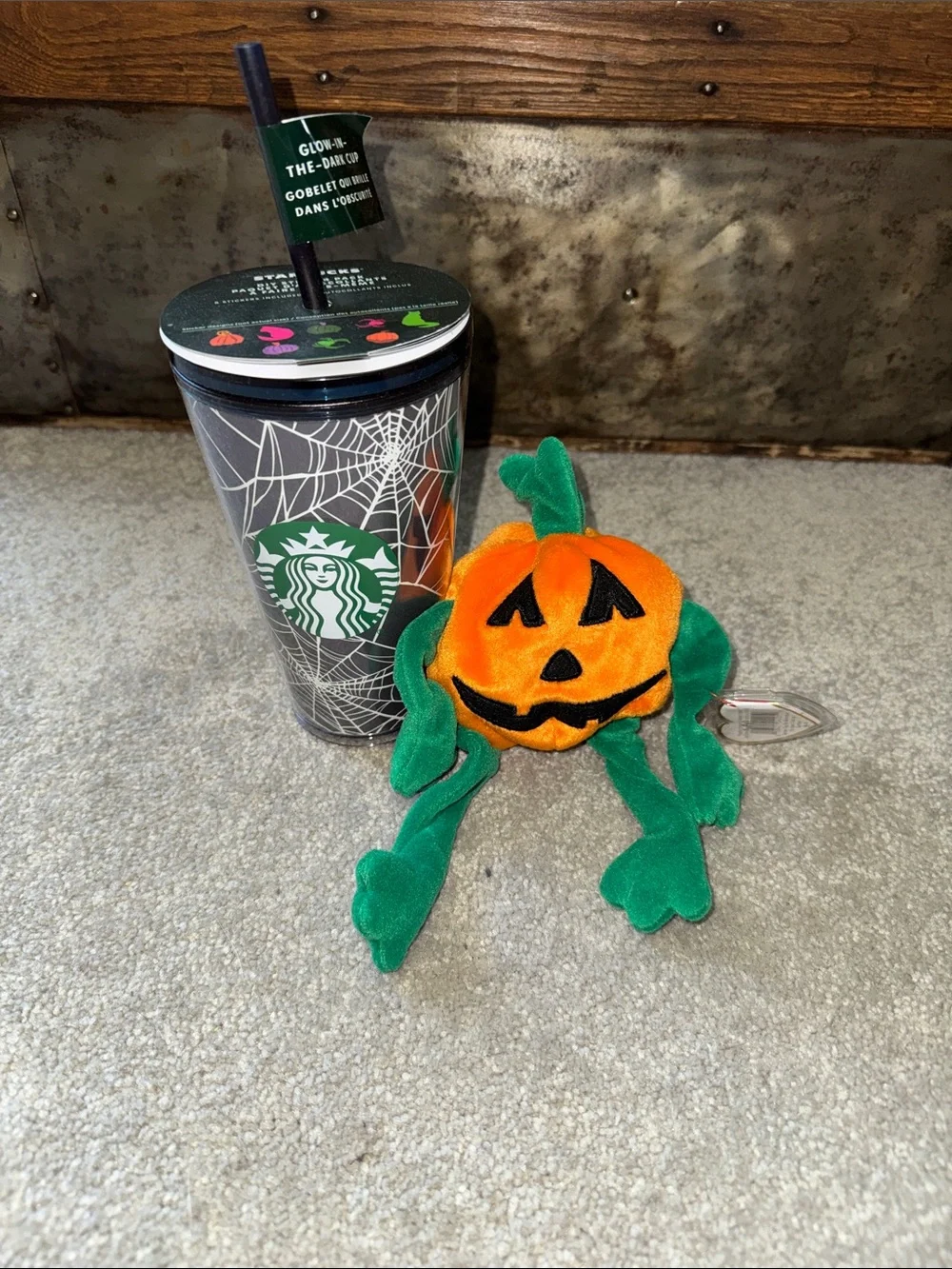 Starbucks 2021 NWT Glow In-The-Dark 16 oz Tumbler w/8 Stickers with Pumpkin Ty